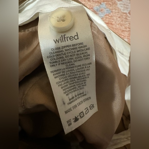 Aritzia Wilfred Carrot pant high waist relaxed fit crepe trouser camel brown 6 - Picture 5 of 9